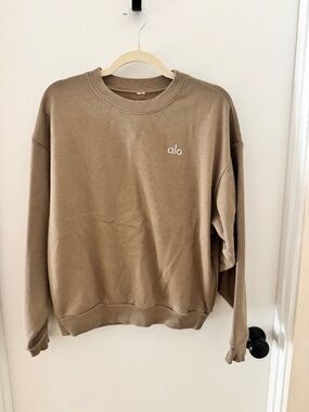Alo sweatshirt
